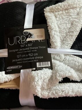 Urbane Black and Cream Jacquard Sherpa Throw 50” X 60”